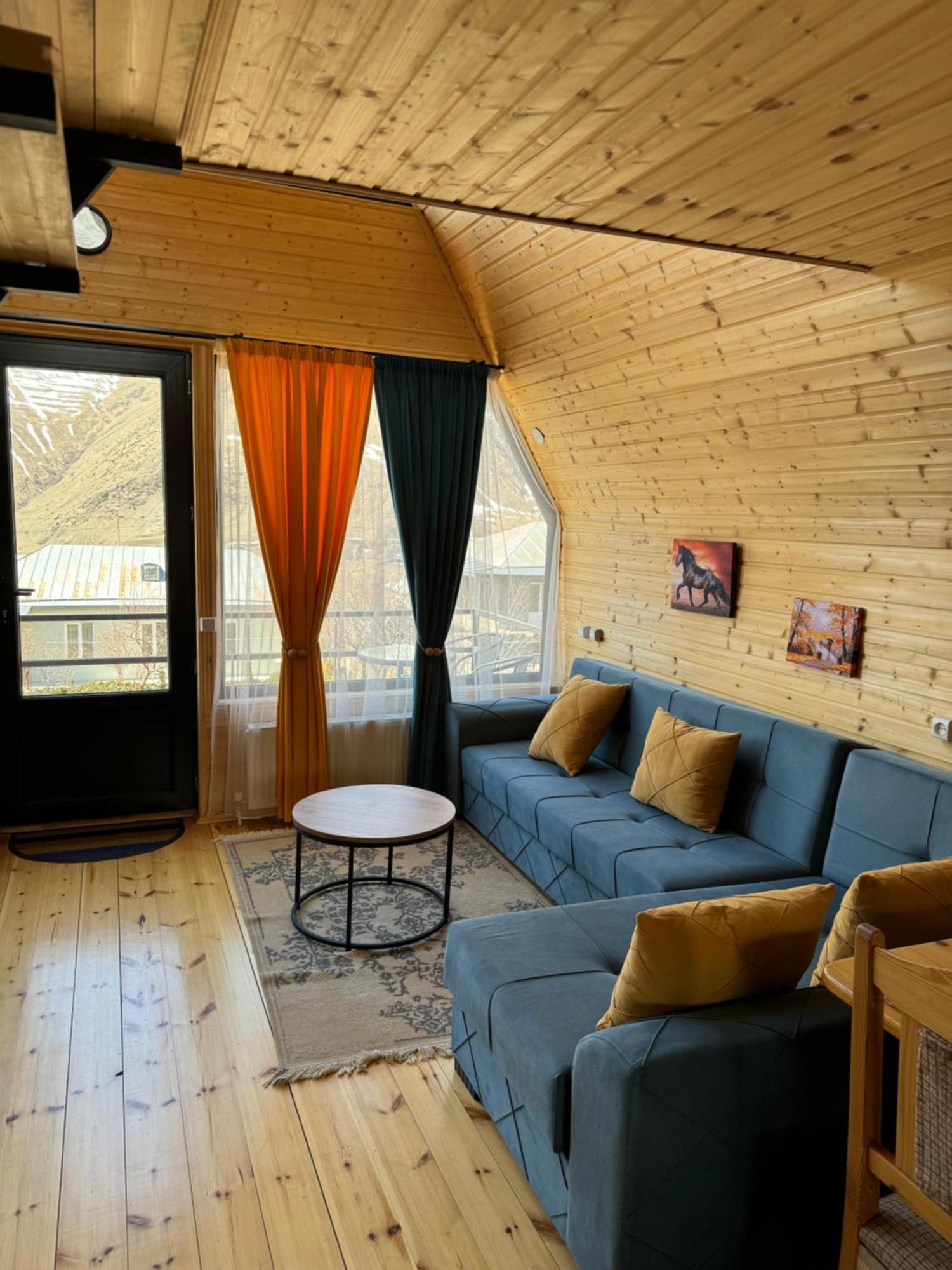 Qusha Cottage Kazbegi Esterno foto