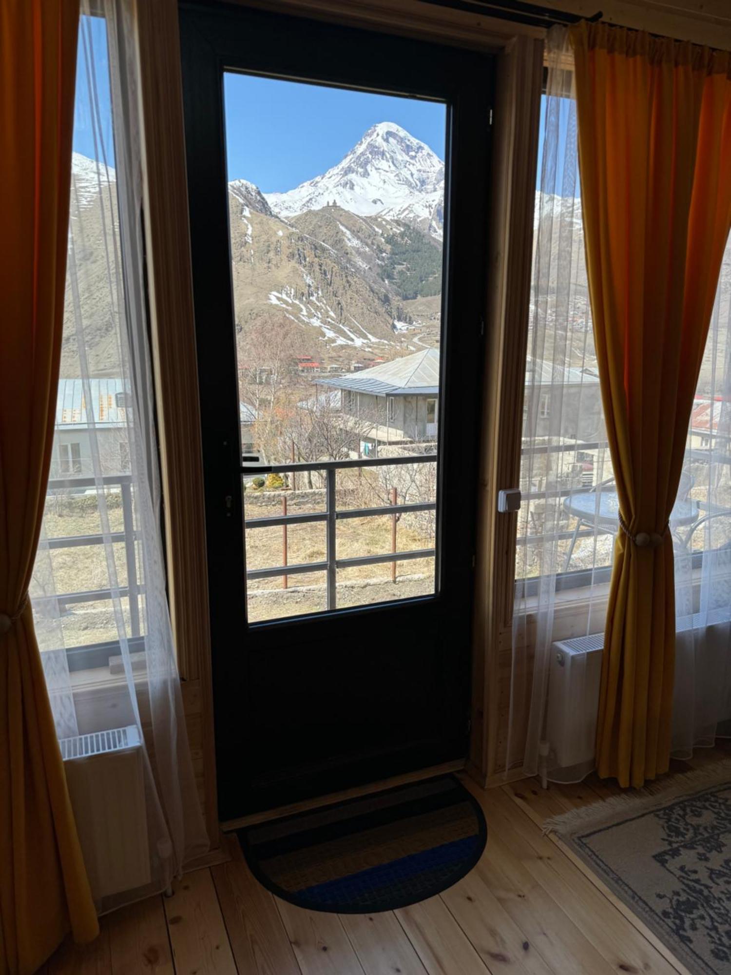 Qusha Cottage Kazbegi Esterno foto