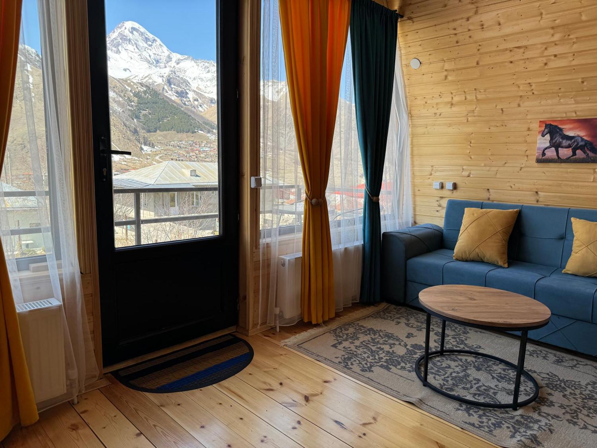 Qusha Cottage Kazbegi Esterno foto